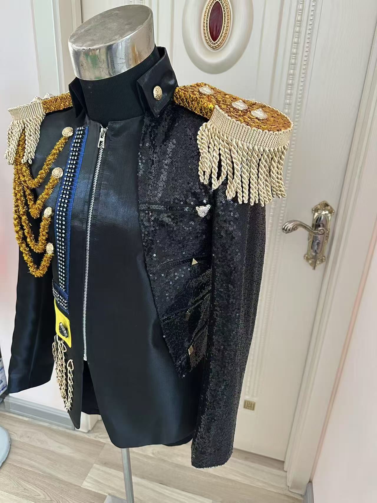 新しい男性タッセルロイヤルジャケットウェディングパーティー宴 - Men Formal Wear Jacket のレビューと価格